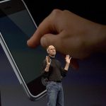 ジョブズ「iPhoneに戻るボタンは必要やと思うよ」デザイナー「は?そんなもんいらへんやろ」 ジョブズ「iPhoneに戻るボタンは必要やと思うよ」デザイナー「は?そんなもんいらへんやろ」