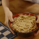 【画像】くっそ汚いラーメンの運び方する店員が発見される!!!!!! (※gif画像あり) 【画像】くっそ汚いラーメンの運び方する店員が発見される!!!!!! (※gif画像あり)