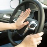 法定速度未満で運転してる奴がいたからクラクション鳴らした結果・・・ 法定速度未満で運転してる奴がいたからクラクション鳴らした結果・・・