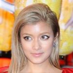 【画像】ローラ、いろいろな意味で深すぎる胸の渓谷ショットをインスタ公開! 【画像】ローラ、いろいろな意味で深すぎる胸の渓谷ショットをインスタ公開!