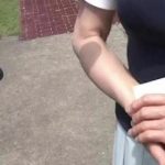 【画像】NHKのニュースにとんでもない巨乳が映り込む! 【画像】NHKのニュースにとんでもない巨乳が映り込む!
