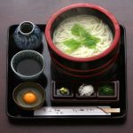 【悲報】東京人さん、このレベルのおうどんに1000円近く支払ってしまう (※画像あり) 【悲報】東京人さん、このレベルのおうどんに1000円近く支払ってしまう (※画像あり)