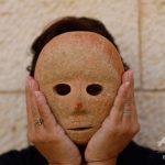 【悲報】石仮面が発見されてしまう 【悲報】石仮面が発見されてしまう