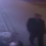 【衝撃映像】タイムトラベラーか?ある男性が事故を未然に防いだ瞬間が撮影され話題に! 【衝撃映像】タイムトラベラーか?ある男性が事故を未然に防いだ瞬間が撮影され話題に!