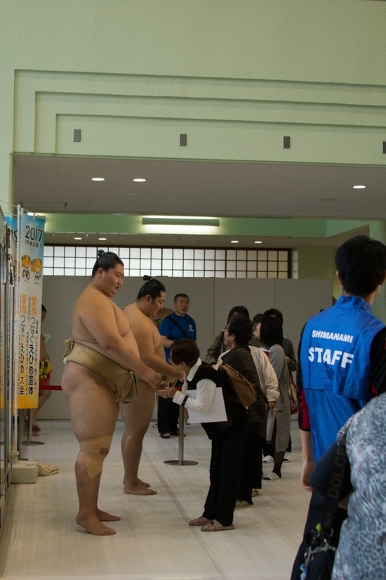 【画像】力士の握手会wwwwwwwwwwwwwwwwww