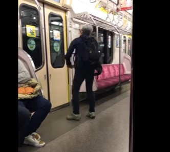 【動画】電車内で1人でキレてるヤバ過ぎる婆さんが撮影されるｗｗｗｗｗｗｗｗ