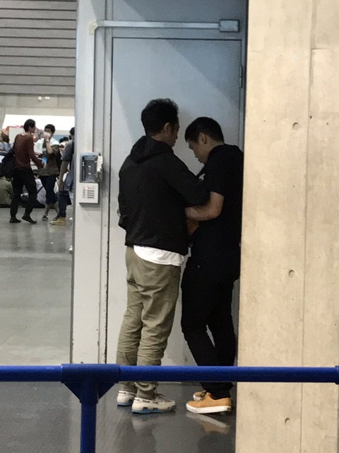 【速報】 欅坂46の握手会でヲタがまた迷惑行為、激怒したスタッフがオタクにガチギレ