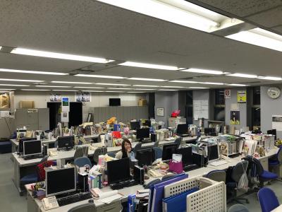【悲報】TBSの宇垣アナ、マジでぼっちでオフィスに一人で仕事している模様・・・
