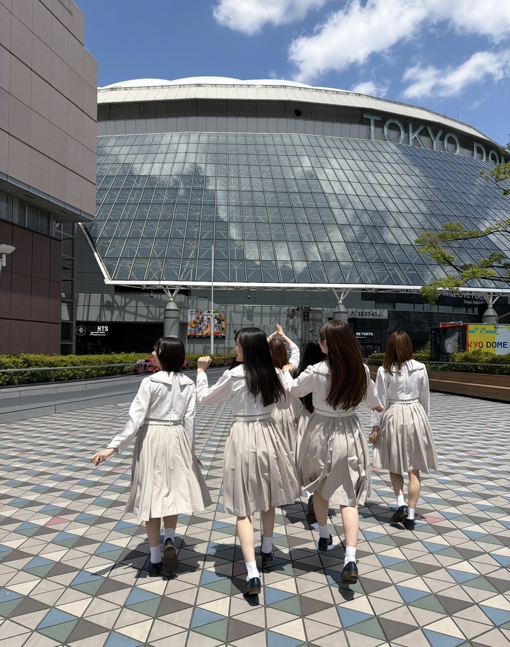 岡本姫奈さんの「6月生まれの皆さんおめでとうございます  #hinadaniblog」